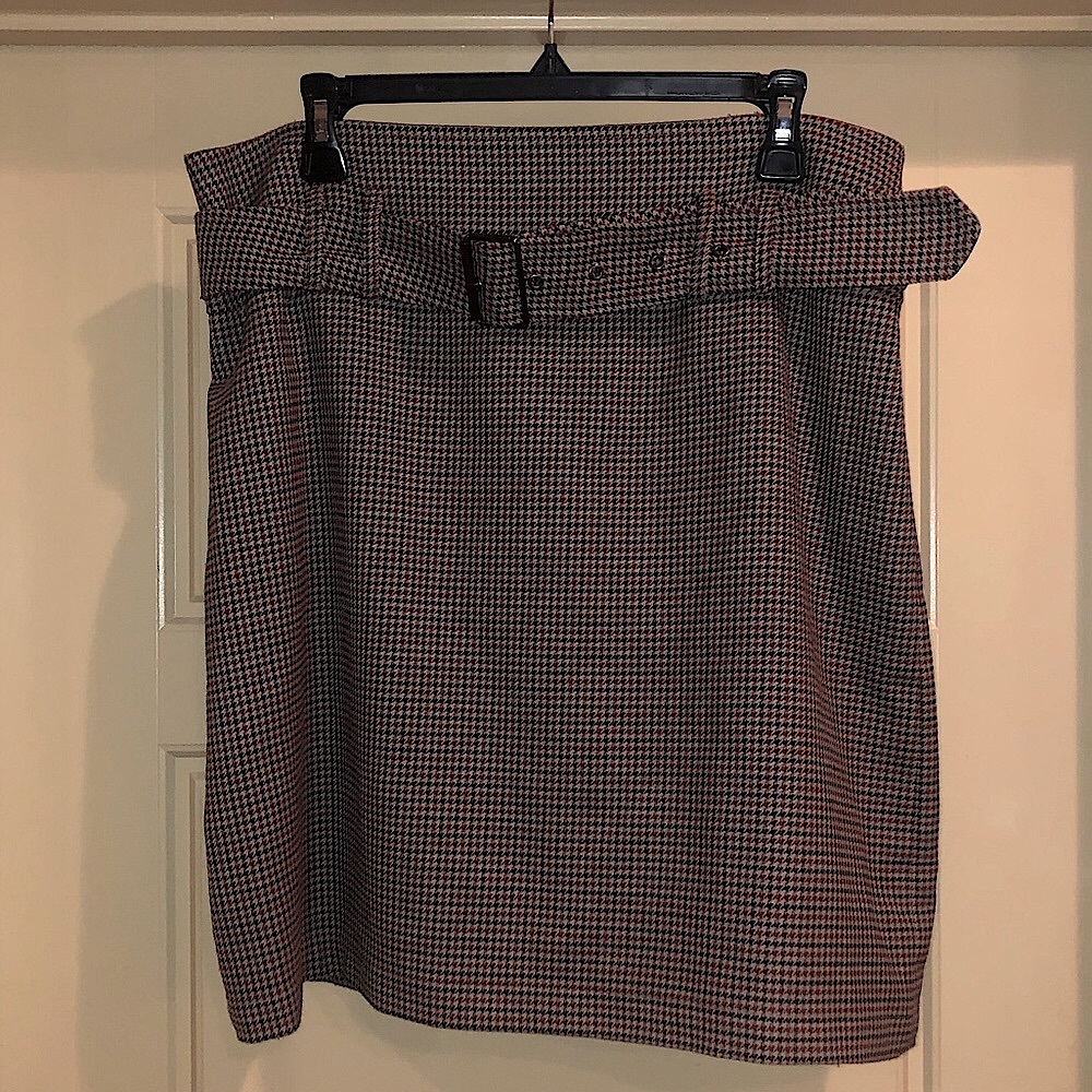 Worth Houndstooth Skirt with Belt